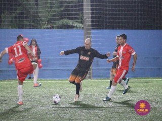 
<a style='margin-left: 5px;' class='btn btn-xs btn-social btn-facebook' href='https://www.facebook.com/sharer/sharer.php?u=https://www.boladovale.com.br/imgs/800-800-90/conteudo/fotos/1490/img9021.jpg' rel='popup' data-width='500' data-height='400'><i class='fa fa-facebook'></i>Compartilhar <span class='hidden-xs'>no Facebook</span>
</a> 
<a class='btn btn-default btn-xs' target='_blank' href='imgs/800-800-90/conteudo/fotos/1490/img9021.jpg'>
<span class='glyphicon glyphicon-cloud-download'></span> Salvar
</a> 
<span></span>