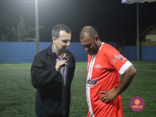 
<a style='margin-left: 5px;' class='btn btn-xs btn-social btn-facebook' href='https://www.facebook.com/sharer/sharer.php?u=https://www.boladovale.com.br/imgs/800-800-90/conteudo/fotos/1490/img9048.jpg' rel='popup' data-width='500' data-height='400'><i class='fa fa-facebook'></i>Compartilhar <span class='hidden-xs'>no Facebook</span>
</a> 
<a class='btn btn-default btn-xs' target='_blank' href='imgs/800-800-90/conteudo/fotos/1490/img9048.jpg'>
<span class='glyphicon glyphicon-cloud-download'></span> Salvar
</a> 
<span></span>