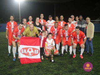 
<a style='margin-left: 5px;' class='btn btn-xs btn-social btn-facebook' href='https://www.facebook.com/sharer/sharer.php?u=https://www.boladovale.com.br/imgs/800-800-90/conteudo/fotos/1490/img9067.jpg' rel='popup' data-width='500' data-height='400'><i class='fa fa-facebook'></i>Compartilhar <span class='hidden-xs'>no Facebook</span>
</a> 
<a class='btn btn-default btn-xs' target='_blank' href='imgs/800-800-90/conteudo/fotos/1490/img9067.jpg'>
<span class='glyphicon glyphicon-cloud-download'></span> Salvar
</a> 
<span></span>