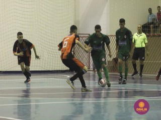 
<a style='margin-left: 5px;' class='btn btn-xs btn-social btn-facebook' href='https://www.facebook.com/sharer/sharer.php?u=https://www.boladovale.com.br/imgs/800-800-90/conteudo/fotos/1491/img8483.jpg' rel='popup' data-width='500' data-height='400'><i class='fa fa-facebook'></i>Compartilhar <span class='hidden-xs'>no Facebook</span>
</a> 
<a class='btn btn-default btn-xs' target='_blank' href='imgs/800-800-90/conteudo/fotos/1491/img8483.jpg'>
<span class='glyphicon glyphicon-cloud-download'></span> Salvar
</a> 
<span></span>