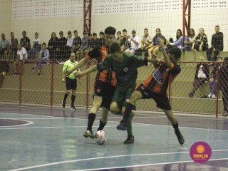 
<a style='margin-left: 5px;' class='btn btn-xs btn-social btn-facebook' href='https://www.facebook.com/sharer/sharer.php?u=https://www.boladovale.com.br/imgs/800-800-90/conteudo/fotos/1491/img8490.jpg' rel='popup' data-width='500' data-height='400'><i class='fa fa-facebook'></i>Compartilhar <span class='hidden-xs'>no Facebook</span>
</a> 
<a class='btn btn-default btn-xs' target='_blank' href='imgs/800-800-90/conteudo/fotos/1491/img8490.jpg'>
<span class='glyphicon glyphicon-cloud-download'></span> Salvar
</a> 
<span></span>