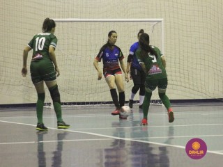 
<a style='margin-left: 5px;' class='btn btn-xs btn-social btn-facebook' href='https://www.facebook.com/sharer/sharer.php?u=https://www.boladovale.com.br/imgs/800-800-90/conteudo/fotos/1492/img8505.jpg' rel='popup' data-width='500' data-height='400'><i class='fa fa-facebook'></i>Compartilhar <span class='hidden-xs'>no Facebook</span>
</a> 
<a class='btn btn-default btn-xs' target='_blank' href='imgs/800-800-90/conteudo/fotos/1492/img8505.jpg'>
<span class='glyphicon glyphicon-cloud-download'></span> Salvar
</a> 
<span></span>