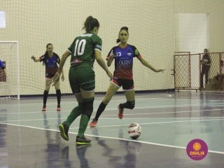 
<a style='margin-left: 5px;' class='btn btn-xs btn-social btn-facebook' href='https://www.facebook.com/sharer/sharer.php?u=https://www.boladovale.com.br/imgs/800-800-90/conteudo/fotos/1492/img8507.jpg' rel='popup' data-width='500' data-height='400'><i class='fa fa-facebook'></i>Compartilhar <span class='hidden-xs'>no Facebook</span>
</a> 
<a class='btn btn-default btn-xs' target='_blank' href='imgs/800-800-90/conteudo/fotos/1492/img8507.jpg'>
<span class='glyphicon glyphicon-cloud-download'></span> Salvar
</a> 
<span></span>