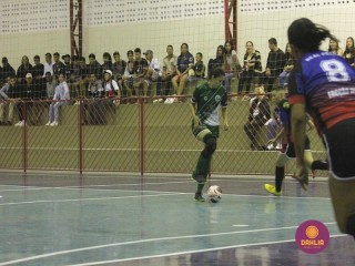 
<a style='margin-left: 5px;' class='btn btn-xs btn-social btn-facebook' href='https://www.facebook.com/sharer/sharer.php?u=https://www.boladovale.com.br/imgs/800-800-90/conteudo/fotos/1492/img8509.jpg' rel='popup' data-width='500' data-height='400'><i class='fa fa-facebook'></i>Compartilhar <span class='hidden-xs'>no Facebook</span>
</a> 
<a class='btn btn-default btn-xs' target='_blank' href='imgs/800-800-90/conteudo/fotos/1492/img8509.jpg'>
<span class='glyphicon glyphicon-cloud-download'></span> Salvar
</a> 
<span></span>