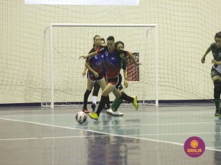 
<a style='margin-left: 5px;' class='btn btn-xs btn-social btn-facebook' href='https://www.facebook.com/sharer/sharer.php?u=https://www.boladovale.com.br/imgs/800-800-90/conteudo/fotos/1492/img8526.jpg' rel='popup' data-width='500' data-height='400'><i class='fa fa-facebook'></i>Compartilhar <span class='hidden-xs'>no Facebook</span>
</a> 
<a class='btn btn-default btn-xs' target='_blank' href='imgs/800-800-90/conteudo/fotos/1492/img8526.jpg'>
<span class='glyphicon glyphicon-cloud-download'></span> Salvar
</a> 
<span></span>