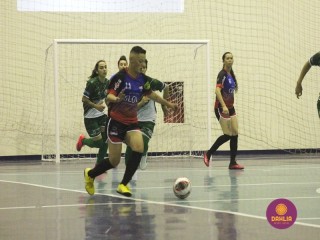 
<a style='margin-left: 5px;' class='btn btn-xs btn-social btn-facebook' href='https://www.facebook.com/sharer/sharer.php?u=https://www.boladovale.com.br/imgs/800-800-90/conteudo/fotos/1492/img8527.jpg' rel='popup' data-width='500' data-height='400'><i class='fa fa-facebook'></i>Compartilhar <span class='hidden-xs'>no Facebook</span>
</a> 
<a class='btn btn-default btn-xs' target='_blank' href='imgs/800-800-90/conteudo/fotos/1492/img8527.jpg'>
<span class='glyphicon glyphicon-cloud-download'></span> Salvar
</a> 
<span></span>