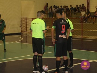 
<a style='margin-left: 5px;' class='btn btn-xs btn-social btn-facebook' href='https://www.facebook.com/sharer/sharer.php?u=https://www.boladovale.com.br/imgs/800-800-90/conteudo/fotos/1494/img9092.jpg' rel='popup' data-width='500' data-height='400'><i class='fa fa-facebook'></i>Compartilhar <span class='hidden-xs'>no Facebook</span>
</a> 
<a class='btn btn-default btn-xs' target='_blank' href='imgs/800-800-90/conteudo/fotos/1494/img9092.jpg'>
<span class='glyphicon glyphicon-cloud-download'></span> Salvar
</a> 
<span></span>