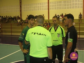 
<a style='margin-left: 5px;' class='btn btn-xs btn-social btn-facebook' href='https://www.facebook.com/sharer/sharer.php?u=https://www.boladovale.com.br/imgs/800-800-90/conteudo/fotos/1494/img9094.jpg' rel='popup' data-width='500' data-height='400'><i class='fa fa-facebook'></i>Compartilhar <span class='hidden-xs'>no Facebook</span>
</a> 
<a class='btn btn-default btn-xs' target='_blank' href='imgs/800-800-90/conteudo/fotos/1494/img9094.jpg'>
<span class='glyphicon glyphicon-cloud-download'></span> Salvar
</a> 
<span></span>