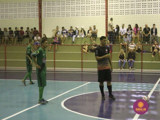 
<a style='margin-left: 5px;' class='btn btn-xs btn-social btn-facebook' href='https://www.facebook.com/sharer/sharer.php?u=https://www.boladovale.com.br/imgs/800-800-90/conteudo/fotos/1494/img9102.jpg' rel='popup' data-width='500' data-height='400'><i class='fa fa-facebook'></i>Compartilhar <span class='hidden-xs'>no Facebook</span>
</a> 
<a class='btn btn-default btn-xs' target='_blank' href='imgs/800-800-90/conteudo/fotos/1494/img9102.jpg'>
<span class='glyphicon glyphicon-cloud-download'></span> Salvar
</a> 
<span></span>
