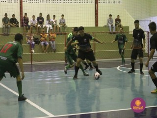 
<a style='margin-left: 5px;' class='btn btn-xs btn-social btn-facebook' href='https://www.facebook.com/sharer/sharer.php?u=https://www.boladovale.com.br/imgs/800-800-90/conteudo/fotos/1494/img9103.jpg' rel='popup' data-width='500' data-height='400'><i class='fa fa-facebook'></i>Compartilhar <span class='hidden-xs'>no Facebook</span>
</a> 
<a class='btn btn-default btn-xs' target='_blank' href='imgs/800-800-90/conteudo/fotos/1494/img9103.jpg'>
<span class='glyphicon glyphicon-cloud-download'></span> Salvar
</a> 
<span></span>