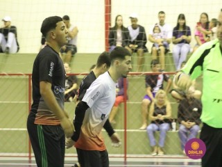 
<a style='margin-left: 5px;' class='btn btn-xs btn-social btn-facebook' href='https://www.facebook.com/sharer/sharer.php?u=https://www.boladovale.com.br/imgs/800-800-90/conteudo/fotos/1494/img9114.jpg' rel='popup' data-width='500' data-height='400'><i class='fa fa-facebook'></i>Compartilhar <span class='hidden-xs'>no Facebook</span>
</a> 
<a class='btn btn-default btn-xs' target='_blank' href='imgs/800-800-90/conteudo/fotos/1494/img9114.jpg'>
<span class='glyphicon glyphicon-cloud-download'></span> Salvar
</a> 
<span></span>