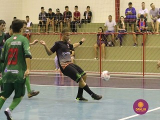 
<a style='margin-left: 5px;' class='btn btn-xs btn-social btn-facebook' href='https://www.facebook.com/sharer/sharer.php?u=https://www.boladovale.com.br/imgs/800-800-90/conteudo/fotos/1494/img9175.jpg' rel='popup' data-width='500' data-height='400'><i class='fa fa-facebook'></i>Compartilhar <span class='hidden-xs'>no Facebook</span>
</a> 
<a class='btn btn-default btn-xs' target='_blank' href='imgs/800-800-90/conteudo/fotos/1494/img9175.jpg'>
<span class='glyphicon glyphicon-cloud-download'></span> Salvar
</a> 
<span></span>