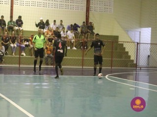 
<a style='margin-left: 5px;' class='btn btn-xs btn-social btn-facebook' href='https://www.facebook.com/sharer/sharer.php?u=https://www.boladovale.com.br/imgs/800-800-90/conteudo/fotos/1494/img9179.jpg' rel='popup' data-width='500' data-height='400'><i class='fa fa-facebook'></i>Compartilhar <span class='hidden-xs'>no Facebook</span>
</a> 
<a class='btn btn-default btn-xs' target='_blank' href='imgs/800-800-90/conteudo/fotos/1494/img9179.jpg'>
<span class='glyphicon glyphicon-cloud-download'></span> Salvar
</a> 
<span></span>
