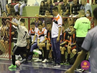 
<a style='margin-left: 5px;' class='btn btn-xs btn-social btn-facebook' href='https://www.facebook.com/sharer/sharer.php?u=https://www.boladovale.com.br/imgs/800-800-90/conteudo/fotos/1495/img9227.jpg' rel='popup' data-width='500' data-height='400'><i class='fa fa-facebook'></i>Compartilhar <span class='hidden-xs'>no Facebook</span>
</a> 
<a class='btn btn-default btn-xs' target='_blank' href='imgs/800-800-90/conteudo/fotos/1495/img9227.jpg'>
<span class='glyphicon glyphicon-cloud-download'></span> Salvar
</a> 
<span></span>