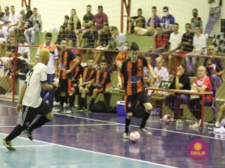 
<a style='margin-left: 5px;' class='btn btn-xs btn-social btn-facebook' href='https://www.facebook.com/sharer/sharer.php?u=https://www.boladovale.com.br/imgs/800-800-90/conteudo/fotos/1495/img9232.jpg' rel='popup' data-width='500' data-height='400'><i class='fa fa-facebook'></i>Compartilhar <span class='hidden-xs'>no Facebook</span>
</a> 
<a class='btn btn-default btn-xs' target='_blank' href='imgs/800-800-90/conteudo/fotos/1495/img9232.jpg'>
<span class='glyphicon glyphicon-cloud-download'></span> Salvar
</a> 
<span></span>