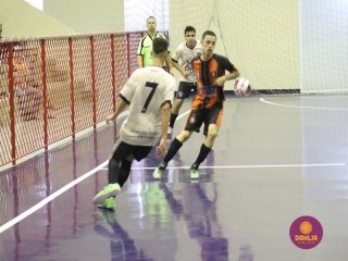 
<a style='margin-left: 5px;' class='btn btn-xs btn-social btn-facebook' href='https://www.facebook.com/sharer/sharer.php?u=https://www.boladovale.com.br/imgs/800-800-90/conteudo/fotos/1495/img9233.jpg' rel='popup' data-width='500' data-height='400'><i class='fa fa-facebook'></i>Compartilhar <span class='hidden-xs'>no Facebook</span>
</a> 
<a class='btn btn-default btn-xs' target='_blank' href='imgs/800-800-90/conteudo/fotos/1495/img9233.jpg'>
<span class='glyphicon glyphicon-cloud-download'></span> Salvar
</a> 
<span></span>