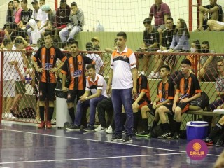 
<a style='margin-left: 5px;' class='btn btn-xs btn-social btn-facebook' href='https://www.facebook.com/sharer/sharer.php?u=https://www.boladovale.com.br/imgs/800-800-90/conteudo/fotos/1495/img9235.jpg' rel='popup' data-width='500' data-height='400'><i class='fa fa-facebook'></i>Compartilhar <span class='hidden-xs'>no Facebook</span>
</a> 
<a class='btn btn-default btn-xs' target='_blank' href='imgs/800-800-90/conteudo/fotos/1495/img9235.jpg'>
<span class='glyphicon glyphicon-cloud-download'></span> Salvar
</a> 
<span></span>