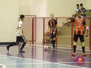 
<a style='margin-left: 5px;' class='btn btn-xs btn-social btn-facebook' href='https://www.facebook.com/sharer/sharer.php?u=https://www.boladovale.com.br/imgs/800-800-90/conteudo/fotos/1495/img9238.jpg' rel='popup' data-width='500' data-height='400'><i class='fa fa-facebook'></i>Compartilhar <span class='hidden-xs'>no Facebook</span>
</a> 
<a class='btn btn-default btn-xs' target='_blank' href='imgs/800-800-90/conteudo/fotos/1495/img9238.jpg'>
<span class='glyphicon glyphicon-cloud-download'></span> Salvar
</a> 
<span></span>