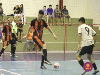 
<a style='margin-left: 5px;' class='btn btn-xs btn-social btn-facebook' href='https://www.facebook.com/sharer/sharer.php?u=https://www.boladovale.com.br/imgs/800-800-90/conteudo/fotos/1495/img9268.jpg' rel='popup' data-width='500' data-height='400'><i class='fa fa-facebook'></i>Compartilhar <span class='hidden-xs'>no Facebook</span>
</a> 
<a class='btn btn-default btn-xs' target='_blank' href='imgs/800-800-90/conteudo/fotos/1495/img9268.jpg'>
<span class='glyphicon glyphicon-cloud-download'></span> Salvar
</a> 
<span></span>