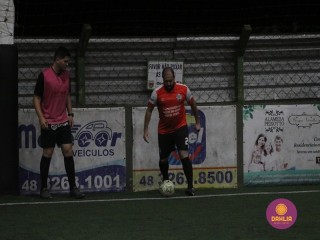 
<a style='margin-left: 5px;' class='btn btn-xs btn-social btn-facebook' href='https://www.facebook.com/sharer/sharer.php?u=https://www.boladovale.com.br/imgs/800-800-90/conteudo/fotos/1496/img9315.jpg' rel='popup' data-width='500' data-height='400'><i class='fa fa-facebook'></i>Compartilhar <span class='hidden-xs'>no Facebook</span>
</a> 
<a class='btn btn-default btn-xs' target='_blank' href='imgs/800-800-90/conteudo/fotos/1496/img9315.jpg'>
<span class='glyphicon glyphicon-cloud-download'></span> Salvar
</a> 
<span></span>