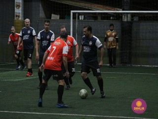 
<a style='margin-left: 5px;' class='btn btn-xs btn-social btn-facebook' href='https://www.facebook.com/sharer/sharer.php?u=https://www.boladovale.com.br/imgs/800-800-90/conteudo/fotos/1496/img9317.jpg' rel='popup' data-width='500' data-height='400'><i class='fa fa-facebook'></i>Compartilhar <span class='hidden-xs'>no Facebook</span>
</a> 
<a class='btn btn-default btn-xs' target='_blank' href='imgs/800-800-90/conteudo/fotos/1496/img9317.jpg'>
<span class='glyphicon glyphicon-cloud-download'></span> Salvar
</a> 
<span></span>