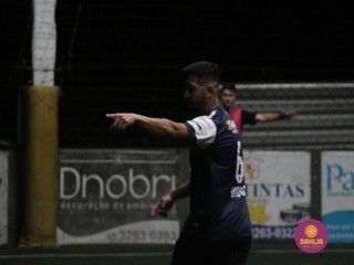 
<a style='margin-left: 5px;' class='btn btn-xs btn-social btn-facebook' href='https://www.facebook.com/sharer/sharer.php?u=https://www.boladovale.com.br/imgs/800-800-90/conteudo/fotos/1496/img9339.jpg' rel='popup' data-width='500' data-height='400'><i class='fa fa-facebook'></i>Compartilhar <span class='hidden-xs'>no Facebook</span>
</a> 
<a class='btn btn-default btn-xs' target='_blank' href='imgs/800-800-90/conteudo/fotos/1496/img9339.jpg'>
<span class='glyphicon glyphicon-cloud-download'></span> Salvar
</a> 
<span></span>