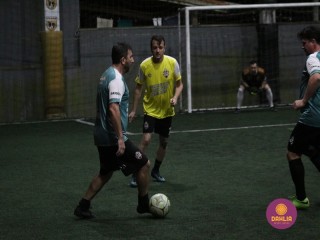 
<a style='margin-left: 5px;' class='btn btn-xs btn-social btn-facebook' href='https://www.facebook.com/sharer/sharer.php?u=https://www.boladovale.com.br/imgs/800-800-90/conteudo/fotos/1497/img9384.jpg' rel='popup' data-width='500' data-height='400'><i class='fa fa-facebook'></i>Compartilhar <span class='hidden-xs'>no Facebook</span>
</a> 
<a class='btn btn-default btn-xs' target='_blank' href='imgs/800-800-90/conteudo/fotos/1497/img9384.jpg'>
<span class='glyphicon glyphicon-cloud-download'></span> Salvar
</a> 
<span></span>
