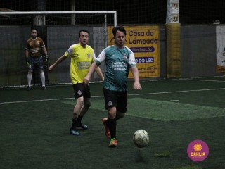 
<a style='margin-left: 5px;' class='btn btn-xs btn-social btn-facebook' href='https://www.facebook.com/sharer/sharer.php?u=https://www.boladovale.com.br/imgs/800-800-90/conteudo/fotos/1497/img9395.jpg' rel='popup' data-width='500' data-height='400'><i class='fa fa-facebook'></i>Compartilhar <span class='hidden-xs'>no Facebook</span>
</a> 
<a class='btn btn-default btn-xs' target='_blank' href='imgs/800-800-90/conteudo/fotos/1497/img9395.jpg'>
<span class='glyphicon glyphicon-cloud-download'></span> Salvar
</a> 
<span></span>