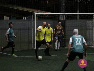 
<a style='margin-left: 5px;' class='btn btn-xs btn-social btn-facebook' href='https://www.facebook.com/sharer/sharer.php?u=https://www.boladovale.com.br/imgs/800-800-90/conteudo/fotos/1497/img9396.jpg' rel='popup' data-width='500' data-height='400'><i class='fa fa-facebook'></i>Compartilhar <span class='hidden-xs'>no Facebook</span>
</a> 
<a class='btn btn-default btn-xs' target='_blank' href='imgs/800-800-90/conteudo/fotos/1497/img9396.jpg'>
<span class='glyphicon glyphicon-cloud-download'></span> Salvar
</a> 
<span></span>