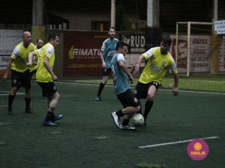 
<a style='margin-left: 5px;' class='btn btn-xs btn-social btn-facebook' href='https://www.facebook.com/sharer/sharer.php?u=https://www.boladovale.com.br/imgs/800-800-90/conteudo/fotos/1497/img9397.jpg' rel='popup' data-width='500' data-height='400'><i class='fa fa-facebook'></i>Compartilhar <span class='hidden-xs'>no Facebook</span>
</a> 
<a class='btn btn-default btn-xs' target='_blank' href='imgs/800-800-90/conteudo/fotos/1497/img9397.jpg'>
<span class='glyphicon glyphicon-cloud-download'></span> Salvar
</a> 
<span></span>