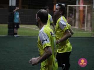 
<a style='margin-left: 5px;' class='btn btn-xs btn-social btn-facebook' href='https://www.facebook.com/sharer/sharer.php?u=https://www.boladovale.com.br/imgs/800-800-90/conteudo/fotos/1497/img9410.jpg' rel='popup' data-width='500' data-height='400'><i class='fa fa-facebook'></i>Compartilhar <span class='hidden-xs'>no Facebook</span>
</a> 
<a class='btn btn-default btn-xs' target='_blank' href='imgs/800-800-90/conteudo/fotos/1497/img9410.jpg'>
<span class='glyphicon glyphicon-cloud-download'></span> Salvar
</a> 
<span></span>