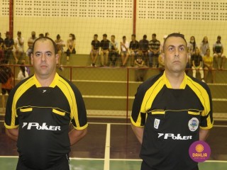 
<a style='margin-left: 5px;' class='btn btn-xs btn-social btn-facebook' href='https://www.facebook.com/sharer/sharer.php?u=https://www.boladovale.com.br/imgs/800-800-90/conteudo/fotos/1498/img9482.jpg' rel='popup' data-width='500' data-height='400'><i class='fa fa-facebook'></i>Compartilhar <span class='hidden-xs'>no Facebook</span>
</a> 
<a class='btn btn-default btn-xs' target='_blank' href='imgs/800-800-90/conteudo/fotos/1498/img9482.jpg'>
<span class='glyphicon glyphicon-cloud-download'></span> Salvar
</a> 
<span></span>