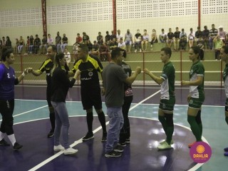 
<a style='margin-left: 5px;' class='btn btn-xs btn-social btn-facebook' href='https://www.facebook.com/sharer/sharer.php?u=https://www.boladovale.com.br/imgs/800-800-90/conteudo/fotos/1498/img9491.jpg' rel='popup' data-width='500' data-height='400'><i class='fa fa-facebook'></i>Compartilhar <span class='hidden-xs'>no Facebook</span>
</a> 
<a class='btn btn-default btn-xs' target='_blank' href='imgs/800-800-90/conteudo/fotos/1498/img9491.jpg'>
<span class='glyphicon glyphicon-cloud-download'></span> Salvar
</a> 
<span></span>