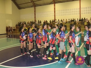 
<a style='margin-left: 5px;' class='btn btn-xs btn-social btn-facebook' href='https://www.facebook.com/sharer/sharer.php?u=https://www.boladovale.com.br/imgs/800-800-90/conteudo/fotos/1498/img9494.jpg' rel='popup' data-width='500' data-height='400'><i class='fa fa-facebook'></i>Compartilhar <span class='hidden-xs'>no Facebook</span>
</a> 
<a class='btn btn-default btn-xs' target='_blank' href='imgs/800-800-90/conteudo/fotos/1498/img9494.jpg'>
<span class='glyphicon glyphicon-cloud-download'></span> Salvar
</a> 
<span></span>