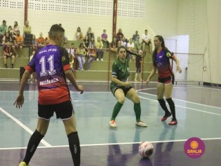 
<a style='margin-left: 5px;' class='btn btn-xs btn-social btn-facebook' href='https://www.facebook.com/sharer/sharer.php?u=https://www.boladovale.com.br/imgs/800-800-90/conteudo/fotos/1498/img9513.jpg' rel='popup' data-width='500' data-height='400'><i class='fa fa-facebook'></i>Compartilhar <span class='hidden-xs'>no Facebook</span>
</a> 
<a class='btn btn-default btn-xs' target='_blank' href='imgs/800-800-90/conteudo/fotos/1498/img9513.jpg'>
<span class='glyphicon glyphicon-cloud-download'></span> Salvar
</a> 
<span></span>