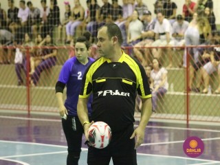
<a style='margin-left: 5px;' class='btn btn-xs btn-social btn-facebook' href='https://www.facebook.com/sharer/sharer.php?u=https://www.boladovale.com.br/imgs/800-800-90/conteudo/fotos/1498/img9547.jpg' rel='popup' data-width='500' data-height='400'><i class='fa fa-facebook'></i>Compartilhar <span class='hidden-xs'>no Facebook</span>
</a> 
<a class='btn btn-default btn-xs' target='_blank' href='imgs/800-800-90/conteudo/fotos/1498/img9547.jpg'>
<span class='glyphicon glyphicon-cloud-download'></span> Salvar
</a> 
<span></span>