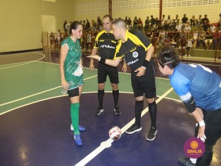 
<a style='margin-left: 5px;' class='btn btn-xs btn-social btn-facebook' href='https://www.facebook.com/sharer/sharer.php?u=https://www.boladovale.com.br/imgs/800-800-90/conteudo/fotos/1498/img9601.jpg' rel='popup' data-width='500' data-height='400'><i class='fa fa-facebook'></i>Compartilhar <span class='hidden-xs'>no Facebook</span>
</a> 
<a class='btn btn-default btn-xs' target='_blank' href='imgs/800-800-90/conteudo/fotos/1498/img9601.jpg'>
<span class='glyphicon glyphicon-cloud-download'></span> Salvar
</a> 
<span></span>