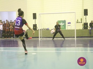 
<a style='margin-left: 5px;' class='btn btn-xs btn-social btn-facebook' href='https://www.facebook.com/sharer/sharer.php?u=https://www.boladovale.com.br/imgs/800-800-90/conteudo/fotos/1498/img9623.jpg' rel='popup' data-width='500' data-height='400'><i class='fa fa-facebook'></i>Compartilhar <span class='hidden-xs'>no Facebook</span>
</a> 
<a class='btn btn-default btn-xs' target='_blank' href='imgs/800-800-90/conteudo/fotos/1498/img9623.jpg'>
<span class='glyphicon glyphicon-cloud-download'></span> Salvar
</a> 
<span></span>