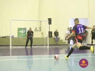 
<a style='margin-left: 5px;' class='btn btn-xs btn-social btn-facebook' href='https://www.facebook.com/sharer/sharer.php?u=https://www.boladovale.com.br/imgs/800-800-90/conteudo/fotos/1498/img9639.jpg' rel='popup' data-width='500' data-height='400'><i class='fa fa-facebook'></i>Compartilhar <span class='hidden-xs'>no Facebook</span>
</a> 
<a class='btn btn-default btn-xs' target='_blank' href='imgs/800-800-90/conteudo/fotos/1498/img9639.jpg'>
<span class='glyphicon glyphicon-cloud-download'></span> Salvar
</a> 
<span></span>