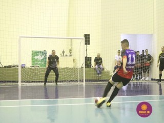 
<a style='margin-left: 5px;' class='btn btn-xs btn-social btn-facebook' href='https://www.facebook.com/sharer/sharer.php?u=https://www.boladovale.com.br/imgs/800-800-90/conteudo/fotos/1498/img9640.jpg' rel='popup' data-width='500' data-height='400'><i class='fa fa-facebook'></i>Compartilhar <span class='hidden-xs'>no Facebook</span>
</a> 
<a class='btn btn-default btn-xs' target='_blank' href='imgs/800-800-90/conteudo/fotos/1498/img9640.jpg'>
<span class='glyphicon glyphicon-cloud-download'></span> Salvar
</a> 
<span></span>