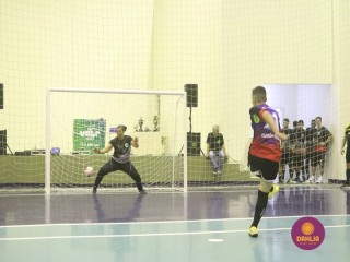 
<a style='margin-left: 5px;' class='btn btn-xs btn-social btn-facebook' href='https://www.facebook.com/sharer/sharer.php?u=https://www.boladovale.com.br/imgs/800-800-90/conteudo/fotos/1498/img9642.jpg' rel='popup' data-width='500' data-height='400'><i class='fa fa-facebook'></i>Compartilhar <span class='hidden-xs'>no Facebook</span>
</a> 
<a class='btn btn-default btn-xs' target='_blank' href='imgs/800-800-90/conteudo/fotos/1498/img9642.jpg'>
<span class='glyphicon glyphicon-cloud-download'></span> Salvar
</a> 
<span></span>