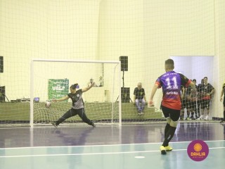 
<a style='margin-left: 5px;' class='btn btn-xs btn-social btn-facebook' href='https://www.facebook.com/sharer/sharer.php?u=https://www.boladovale.com.br/imgs/800-800-90/conteudo/fotos/1498/img9643.jpg' rel='popup' data-width='500' data-height='400'><i class='fa fa-facebook'></i>Compartilhar <span class='hidden-xs'>no Facebook</span>
</a> 
<a class='btn btn-default btn-xs' target='_blank' href='imgs/800-800-90/conteudo/fotos/1498/img9643.jpg'>
<span class='glyphicon glyphicon-cloud-download'></span> Salvar
</a> 
<span></span>