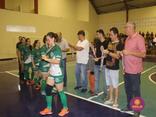 
<a style='margin-left: 5px;' class='btn btn-xs btn-social btn-facebook' href='https://www.facebook.com/sharer/sharer.php?u=https://www.boladovale.com.br/imgs/800-800-90/conteudo/fotos/1499/img9700.jpg' rel='popup' data-width='500' data-height='400'><i class='fa fa-facebook'></i>Compartilhar <span class='hidden-xs'>no Facebook</span>
</a> 
<a class='btn btn-default btn-xs' target='_blank' href='imgs/800-800-90/conteudo/fotos/1499/img9700.jpg'>
<span class='glyphicon glyphicon-cloud-download'></span> Salvar
</a> 
<span></span>
