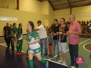 
<a style='margin-left: 5px;' class='btn btn-xs btn-social btn-facebook' href='https://www.facebook.com/sharer/sharer.php?u=https://www.boladovale.com.br/imgs/800-800-90/conteudo/fotos/1499/img9701.jpg' rel='popup' data-width='500' data-height='400'><i class='fa fa-facebook'></i>Compartilhar <span class='hidden-xs'>no Facebook</span>
</a> 
<a class='btn btn-default btn-xs' target='_blank' href='imgs/800-800-90/conteudo/fotos/1499/img9701.jpg'>
<span class='glyphicon glyphicon-cloud-download'></span> Salvar
</a> 
<span></span>