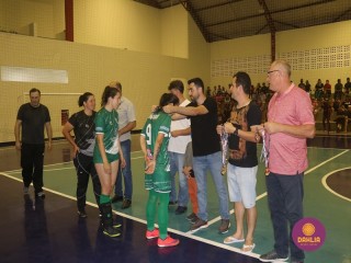 
<a style='margin-left: 5px;' class='btn btn-xs btn-social btn-facebook' href='https://www.facebook.com/sharer/sharer.php?u=https://www.boladovale.com.br/imgs/800-800-90/conteudo/fotos/1499/img9703.jpg' rel='popup' data-width='500' data-height='400'><i class='fa fa-facebook'></i>Compartilhar <span class='hidden-xs'>no Facebook</span>
</a> 
<a class='btn btn-default btn-xs' target='_blank' href='imgs/800-800-90/conteudo/fotos/1499/img9703.jpg'>
<span class='glyphicon glyphicon-cloud-download'></span> Salvar
</a> 
<span></span>