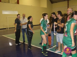 
<a style='margin-left: 5px;' class='btn btn-xs btn-social btn-facebook' href='https://www.facebook.com/sharer/sharer.php?u=https://www.boladovale.com.br/imgs/800-800-90/conteudo/fotos/1499/img9704.jpg' rel='popup' data-width='500' data-height='400'><i class='fa fa-facebook'></i>Compartilhar <span class='hidden-xs'>no Facebook</span>
</a> 
<a class='btn btn-default btn-xs' target='_blank' href='imgs/800-800-90/conteudo/fotos/1499/img9704.jpg'>
<span class='glyphicon glyphicon-cloud-download'></span> Salvar
</a> 
<span></span>