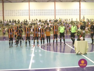 
<a style='margin-left: 5px;' class='btn btn-xs btn-social btn-facebook' href='https://www.facebook.com/sharer/sharer.php?u=https://www.boladovale.com.br/imgs/800-800-90/conteudo/fotos/1500/img9731.jpg' rel='popup' data-width='500' data-height='400'><i class='fa fa-facebook'></i>Compartilhar <span class='hidden-xs'>no Facebook</span>
</a> 
<a class='btn btn-default btn-xs' target='_blank' href='imgs/800-800-90/conteudo/fotos/1500/img9731.jpg'>
<span class='glyphicon glyphicon-cloud-download'></span> Salvar
</a> 
<span></span>