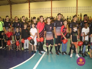 
<a style='margin-left: 5px;' class='btn btn-xs btn-social btn-facebook' href='https://www.facebook.com/sharer/sharer.php?u=https://www.boladovale.com.br/imgs/800-800-90/conteudo/fotos/1500/img9747.jpg' rel='popup' data-width='500' data-height='400'><i class='fa fa-facebook'></i>Compartilhar <span class='hidden-xs'>no Facebook</span>
</a> 
<a class='btn btn-default btn-xs' target='_blank' href='imgs/800-800-90/conteudo/fotos/1500/img9747.jpg'>
<span class='glyphicon glyphicon-cloud-download'></span> Salvar
</a> 
<span></span>