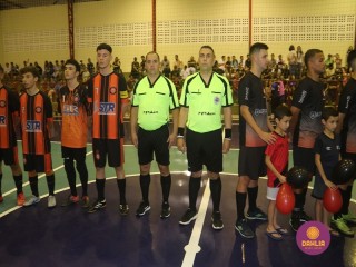 
<a style='margin-left: 5px;' class='btn btn-xs btn-social btn-facebook' href='https://www.facebook.com/sharer/sharer.php?u=https://www.boladovale.com.br/imgs/800-800-90/conteudo/fotos/1500/img9749.jpg' rel='popup' data-width='500' data-height='400'><i class='fa fa-facebook'></i>Compartilhar <span class='hidden-xs'>no Facebook</span>
</a> 
<a class='btn btn-default btn-xs' target='_blank' href='imgs/800-800-90/conteudo/fotos/1500/img9749.jpg'>
<span class='glyphicon glyphicon-cloud-download'></span> Salvar
</a> 
<span></span>