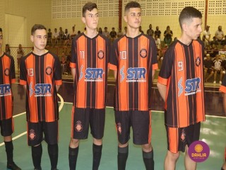 
<a style='margin-left: 5px;' class='btn btn-xs btn-social btn-facebook' href='https://www.facebook.com/sharer/sharer.php?u=https://www.boladovale.com.br/imgs/800-800-90/conteudo/fotos/1500/img9753.jpg' rel='popup' data-width='500' data-height='400'><i class='fa fa-facebook'></i>Compartilhar <span class='hidden-xs'>no Facebook</span>
</a> 
<a class='btn btn-default btn-xs' target='_blank' href='imgs/800-800-90/conteudo/fotos/1500/img9753.jpg'>
<span class='glyphicon glyphicon-cloud-download'></span> Salvar
</a> 
<span></span>